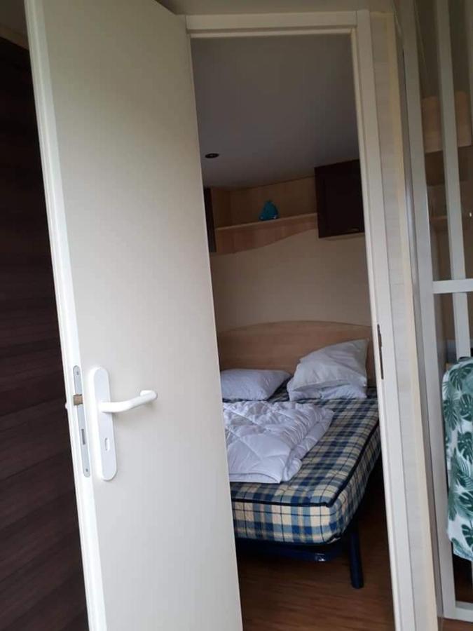 Stacaravan 4Pers In Bredene Met Eigen Tuintje 2449 Dış mekan fotoğraf